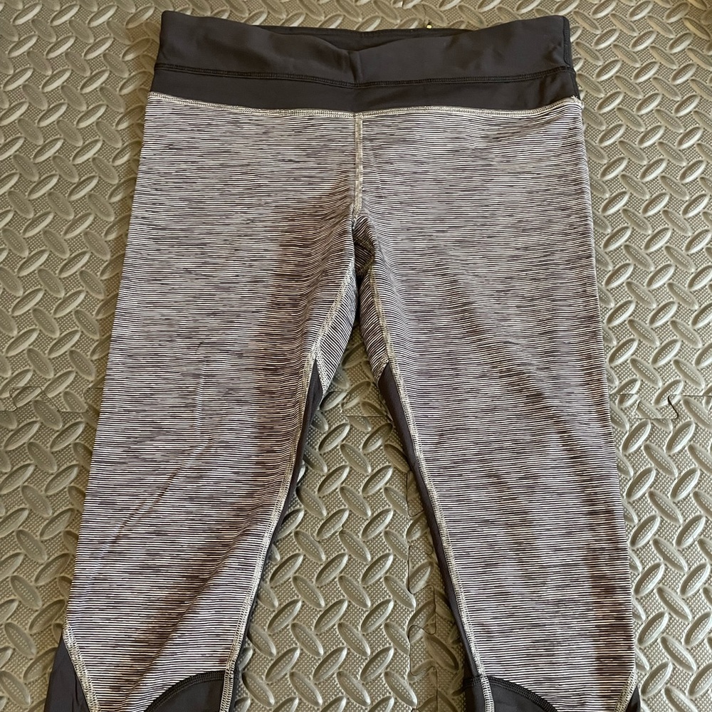 Lululuemon crops 8